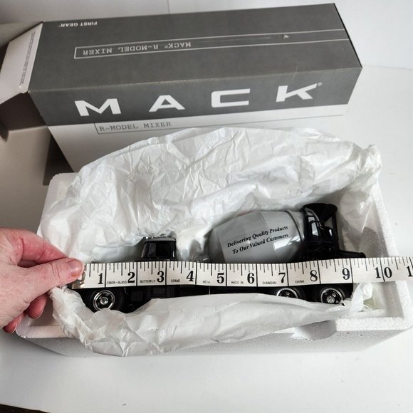 First Gear 1:34 Scale 19-0016 Mack R-Model Mixer Diecast NIB - Picture 15 of 16